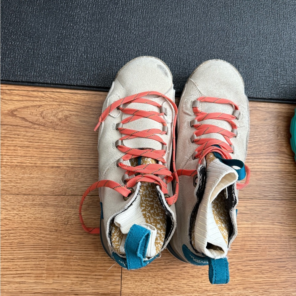 Columbia Cream and Pink Lace Up Boots
